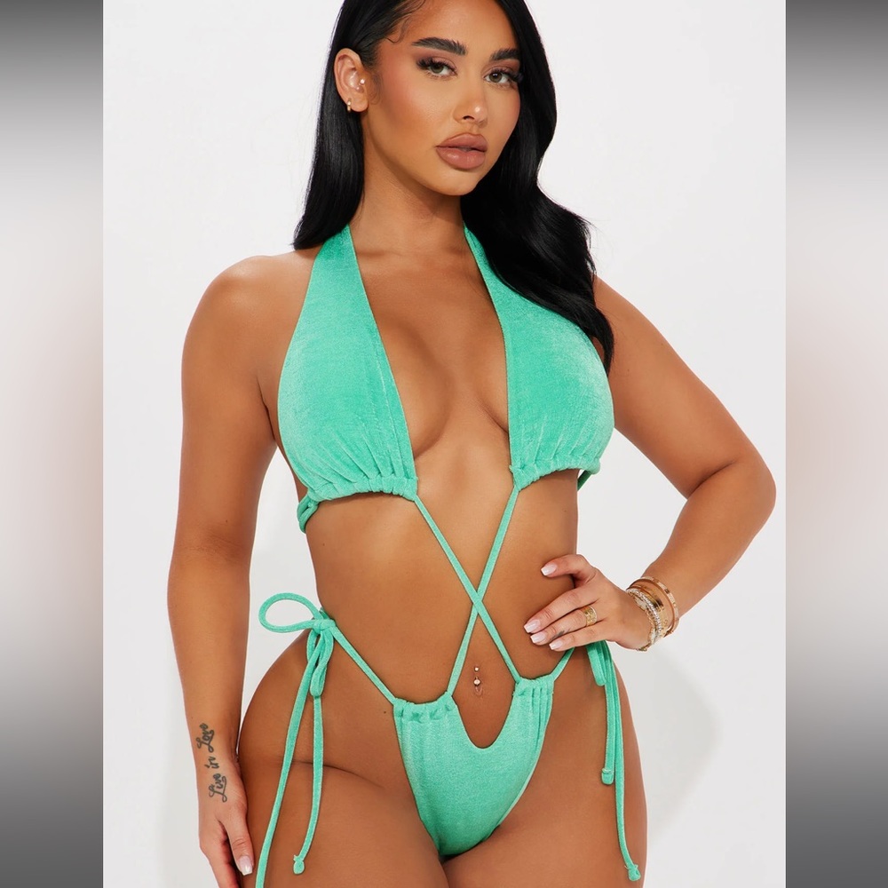 Medium Fashion Nova swim in Jade